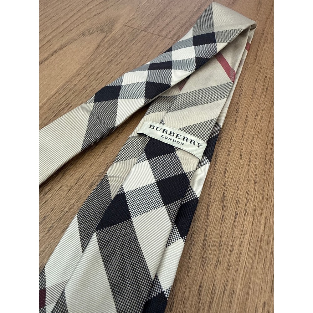 Burberry London Mens Silk Tie Beige Nova Check Plaid Italy Classic 2.75in